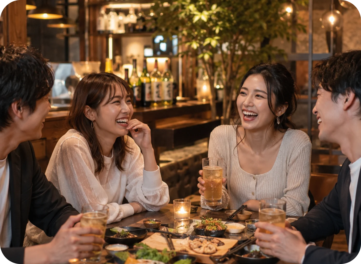 楽しく飲んでいるシーン